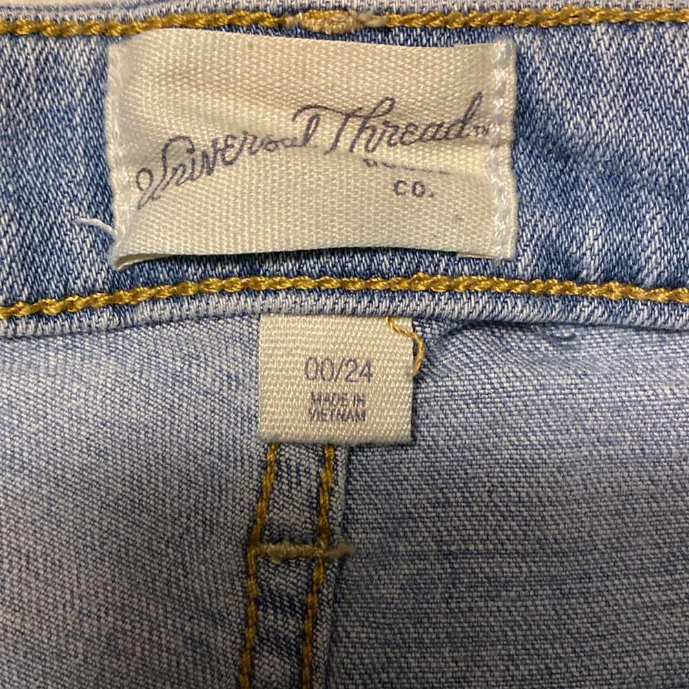 Universal Thread - Picture 5 of 6